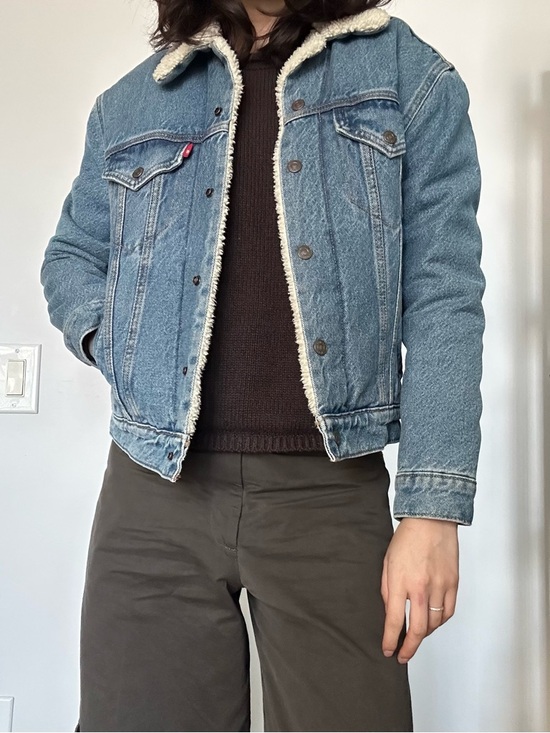 Levi's Jackets & Blazers - XS Levi’s Women’s Denim Sherpa Trucker Jacket - Blue